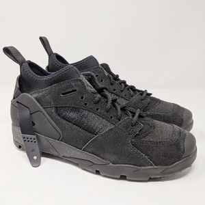 nike acg air revaderchi black